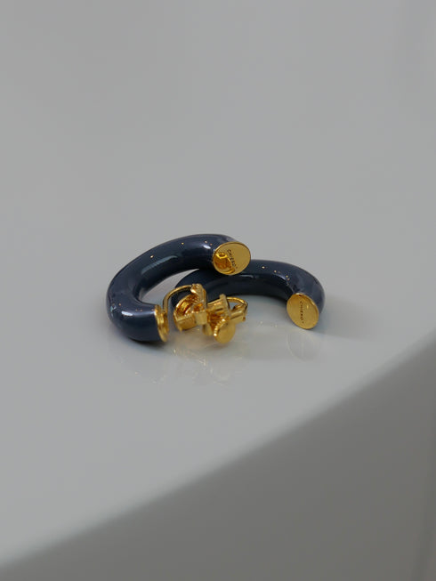 401. Big hoop earring