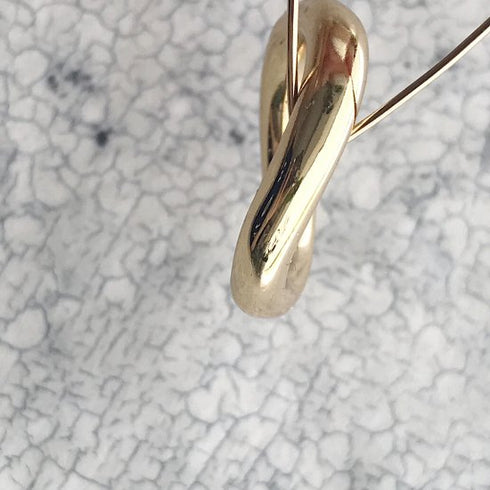33. wave ring