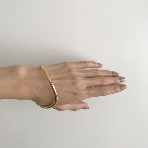 522. wave bangle