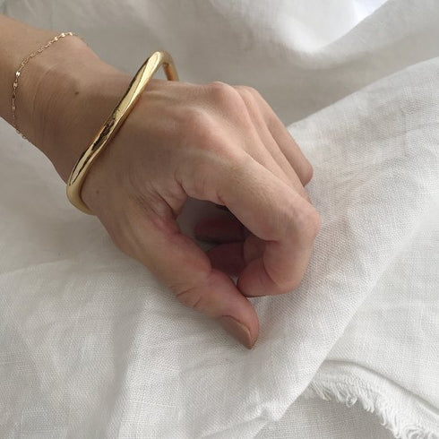 522. wave bangle