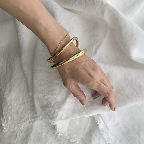 522. wave bangle