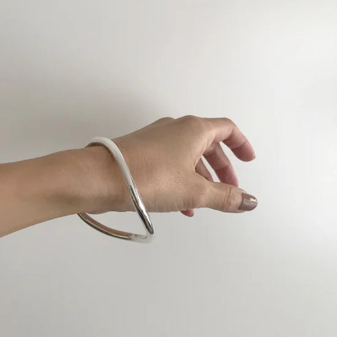 522. wave bangle