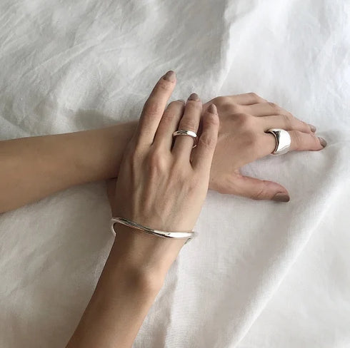 522. wave bangle