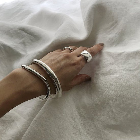 522. wave bangle