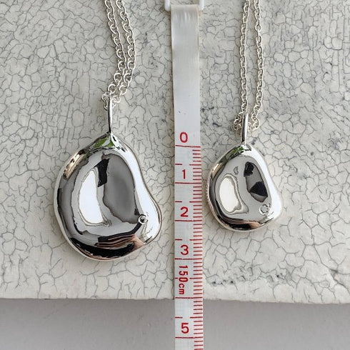 209. mini Manon necklace