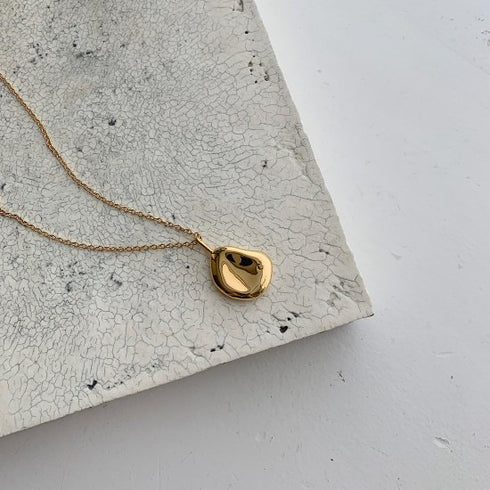 209. mini Manon necklace