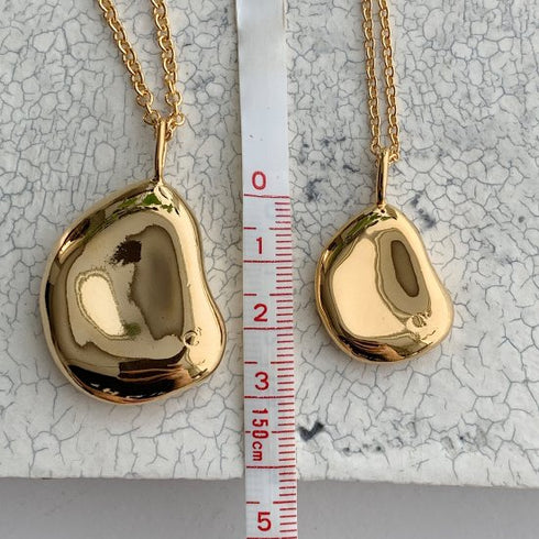 209. mini Manon necklace