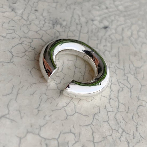 432. small c earcuff
