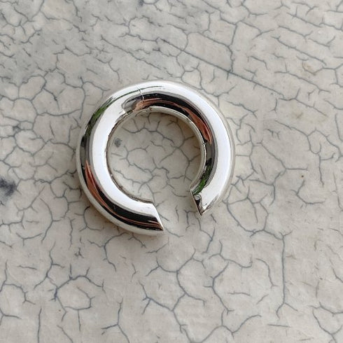 432. small c earcuff