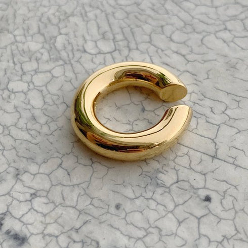 432. small c earcuff