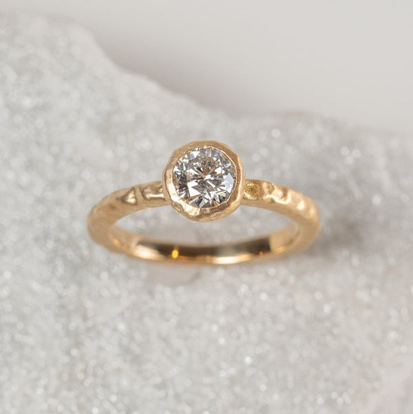 N°1 K18YG luxe diamond ring 0.7ct