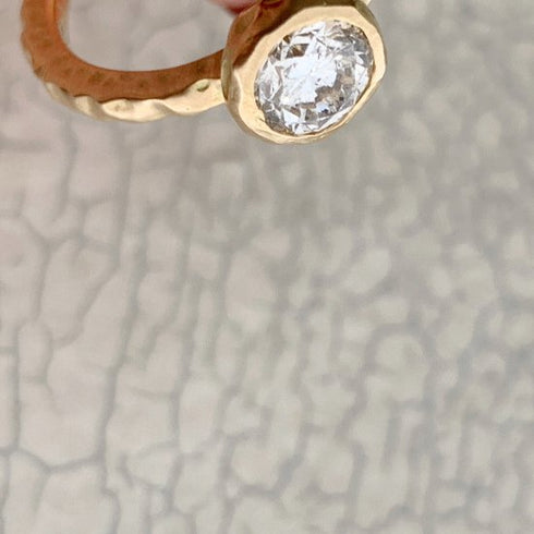 N°1 K18YG luxe diamond ring 0.7ct