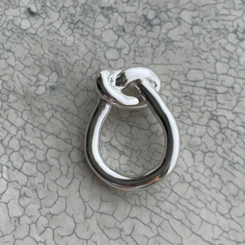 knot ring