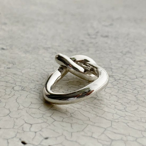 knot ring