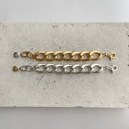 luxe chain brace