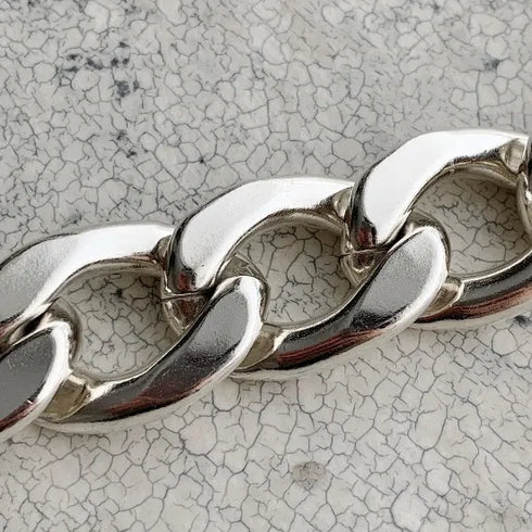 521. luxe chain brace