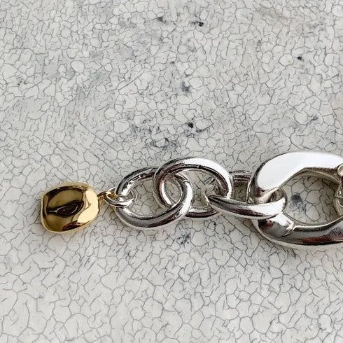 521. luxe chain brace