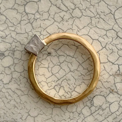 N°17 K18arm princess diamond ring