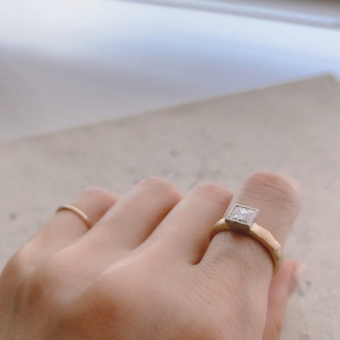 N°18 K18arm princess diamond ring 0.7ct up