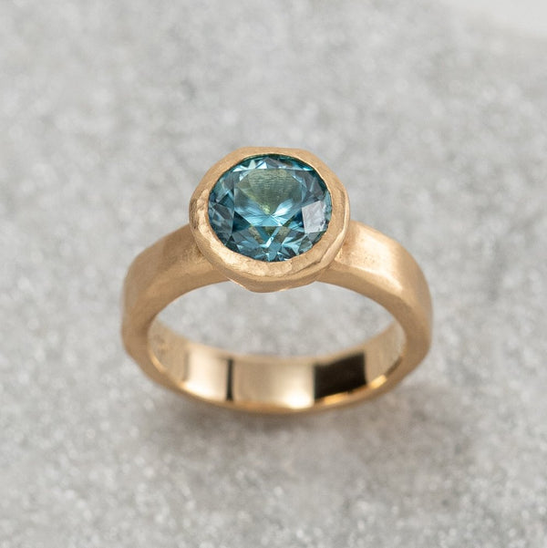N°24 jewel ring † blue zircon