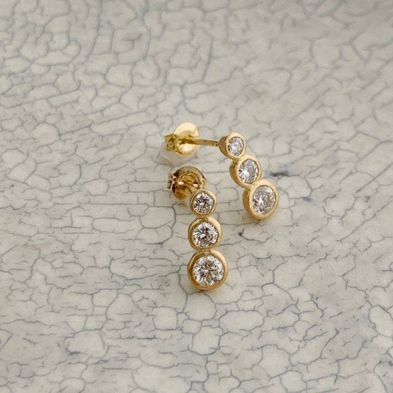 N°32 three dods diamond pierce