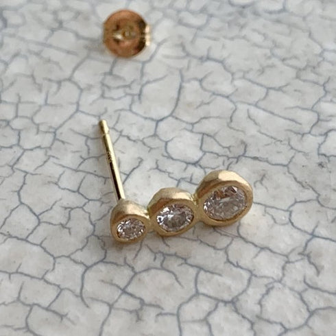 N°32 three dods diamond pierce