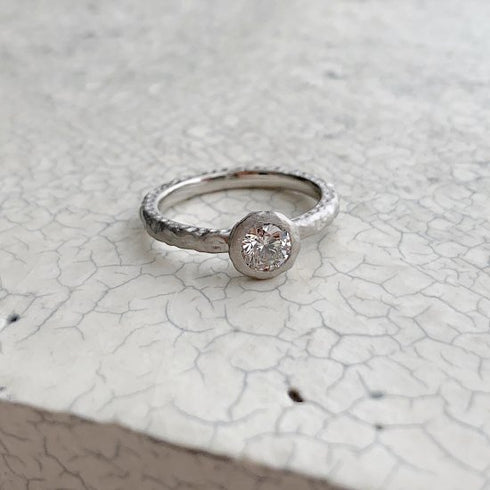 N°4 PT900 luxe diamond ring 0.5ct