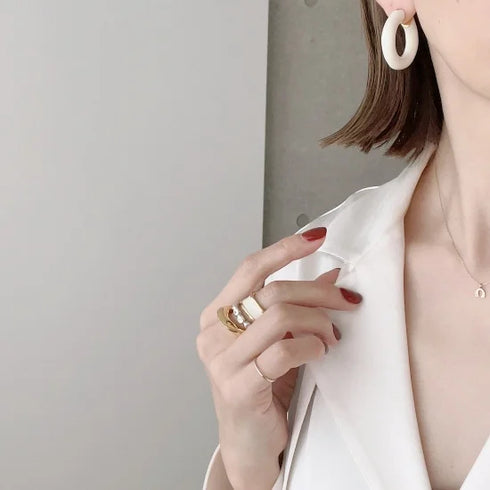 gold bobbin † white