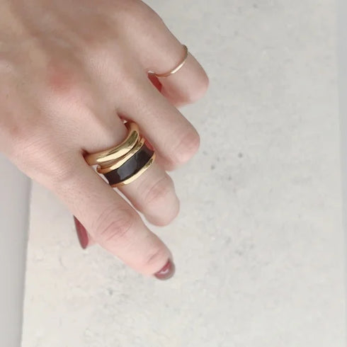 gold bobbin † black