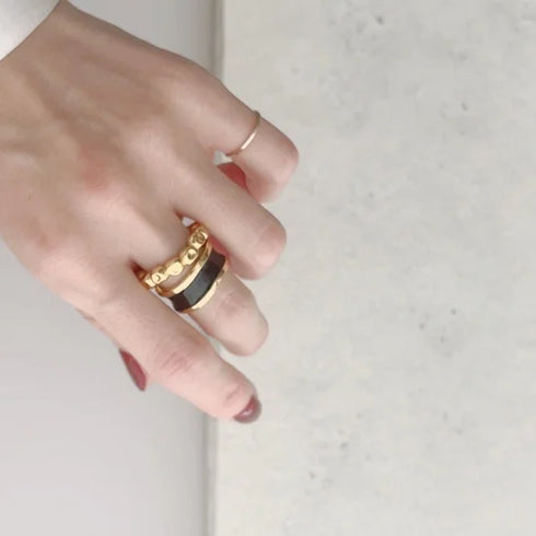 gold bobbin † black