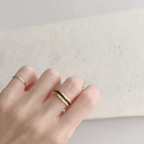 gold bobbin † black