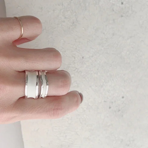 silver bobbin † white