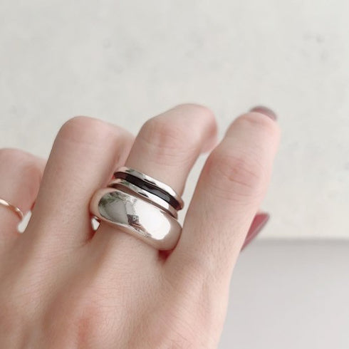 silver bobbin † black