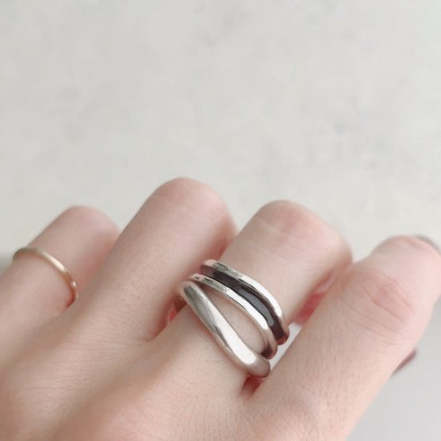 silver bobbin † black