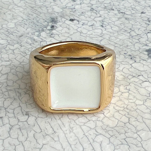 Lulu signet ring