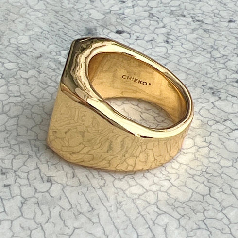 Lulu signet ring