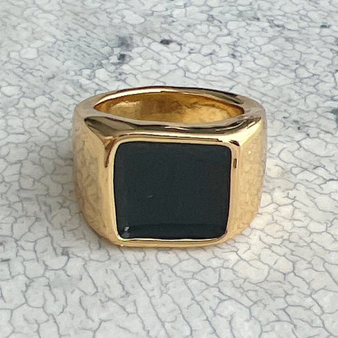 Lulu signet ring