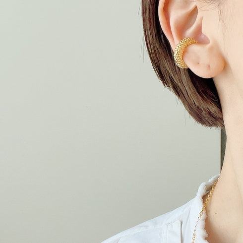 caviar earcuff