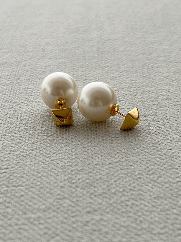 pyramid studs pierce