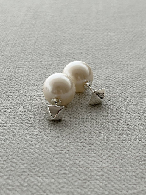 pyramid studs pierce