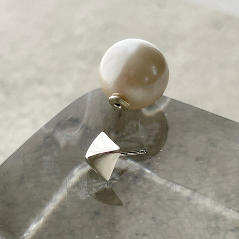 pyramid studs pierce