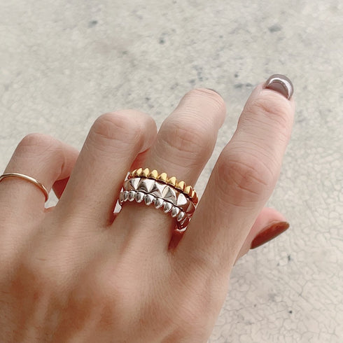 pyramid studs ring