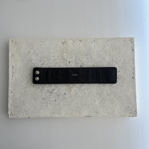 studs leather bangle