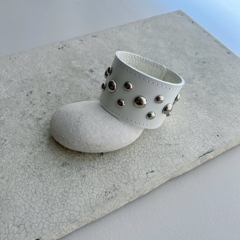 studs leather bangle
