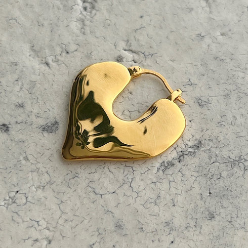 423. heart stock pierce