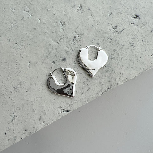 423. heart stock pierce