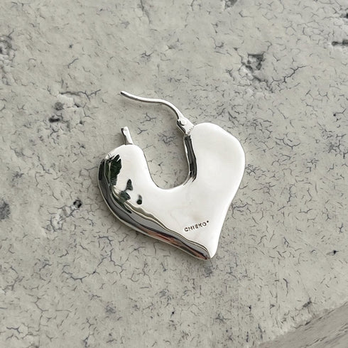 423. heart stock pierce