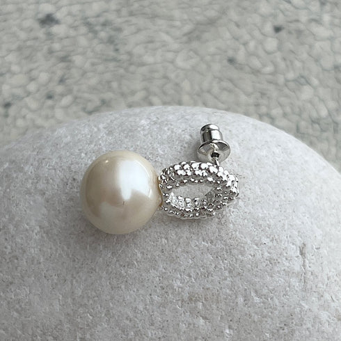 413. caviar pearl pierce/earring