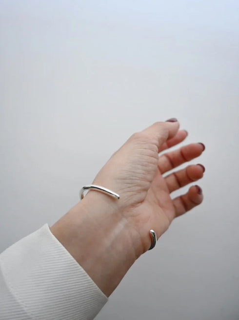 noble ribbon † bangle