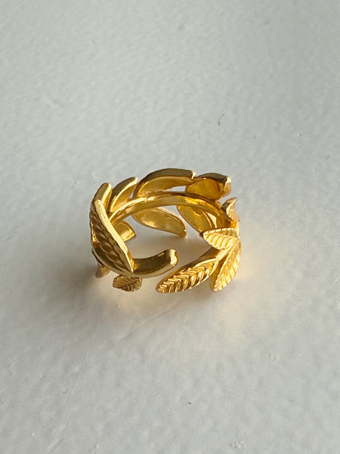 36. leaf ring